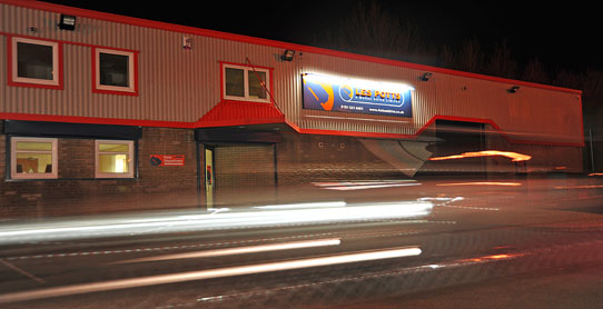 Les Potts Outside Night Time Les Potts Outside Night Time